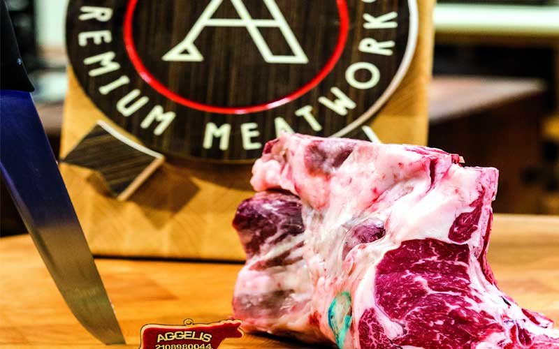 AGGELIS MEATWORKS PREMIUM is a spotless, modern Butcher’s Shop with trained staff to accommodate all your needs. Our famous veal is produced in Serres.