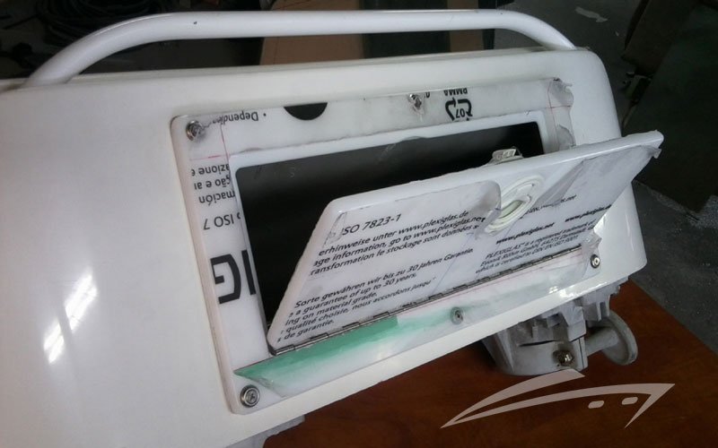 ALEXINEMIO BOAT WINDSHIELDS offers products that cover various needs on constructions using acrylic sheets specialized on boat windshield manufacturing.