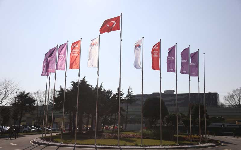 Bosphorus Boat Show | On Land