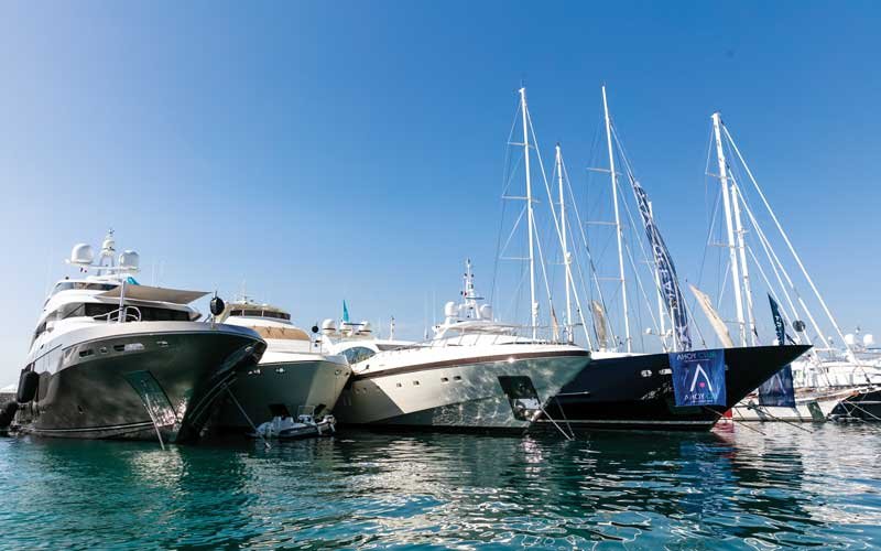 Since 1977, the Cannes Yachting Festival takes place every September in elegant, luxurious surroundings in the sparkling bay of Cannes.