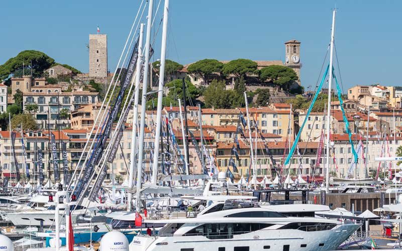 Since 1977, the Cannes Yachting Festival takes place every September in elegant, luxurious surroundings in the sparkling bay of Cannes.