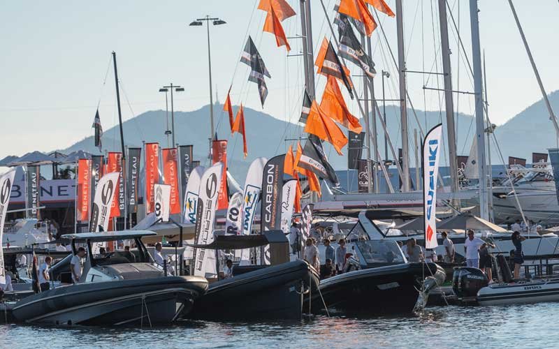 Since 1977, the Cannes Yachting Festival takes place every September in elegant, luxurious surroundings in the sparkling bay of Cannes.