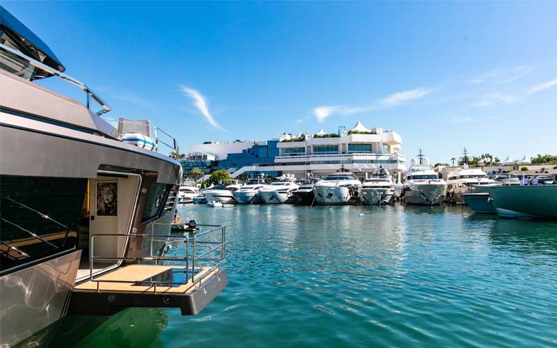 Since 1977, the Cannes Yachting Festival takes place every September in elegant, luxurious surroundings in the sparkling bay of Cannes.