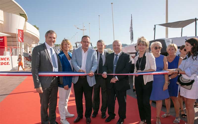Since 1977, the Cannes Yachting Festival takes place every September in elegant, luxurious surroundings in the sparkling bay of Cannes.