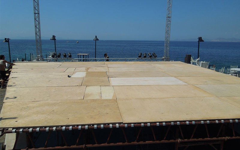 Deligiannis George is a company with many years of experience in placing scaffolding's in buildings, ships and all sorts of technical work.