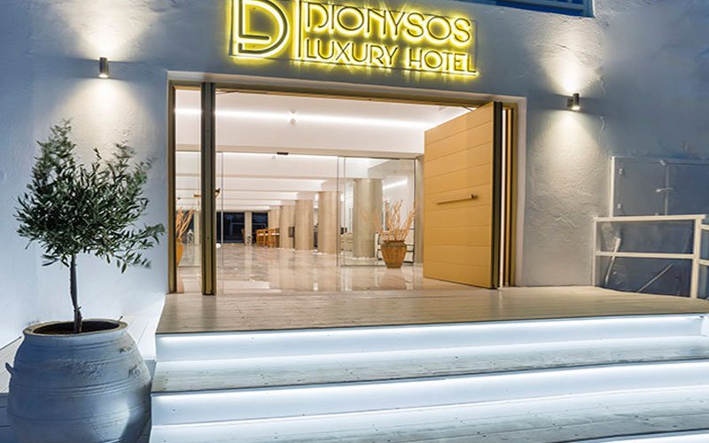 At the Dionysos Luxury Hotel, are dedicated to continue our mythological namesake’s philosophy by offering you the very best of Mykonian hospitality.