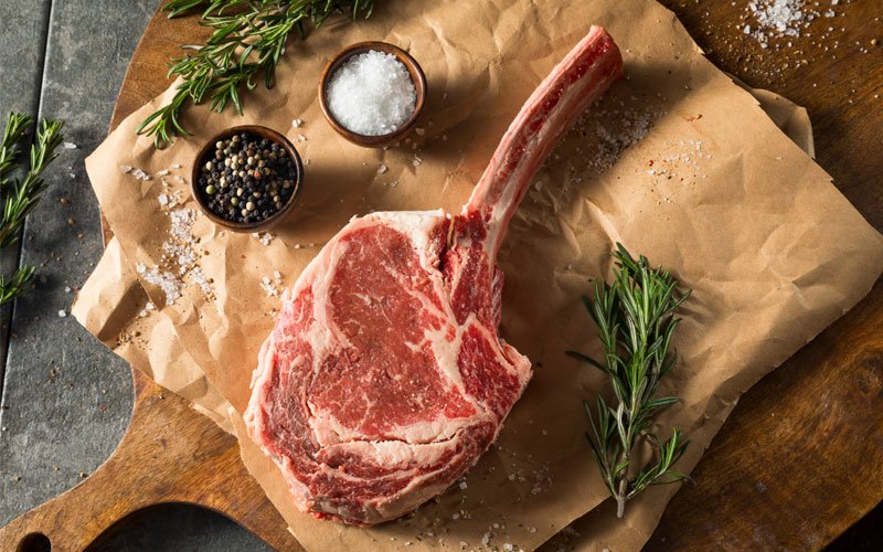 Naxos Island is a point of reference for FARMA XRONA. Many trips and a lot of passion brought the long-term cooperation with producers on local meat.