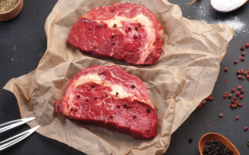 Naxos Island is a point of reference for FARMA XRONA. Many trips and a lot of passion brought the long-term cooperation with producers on local meat.