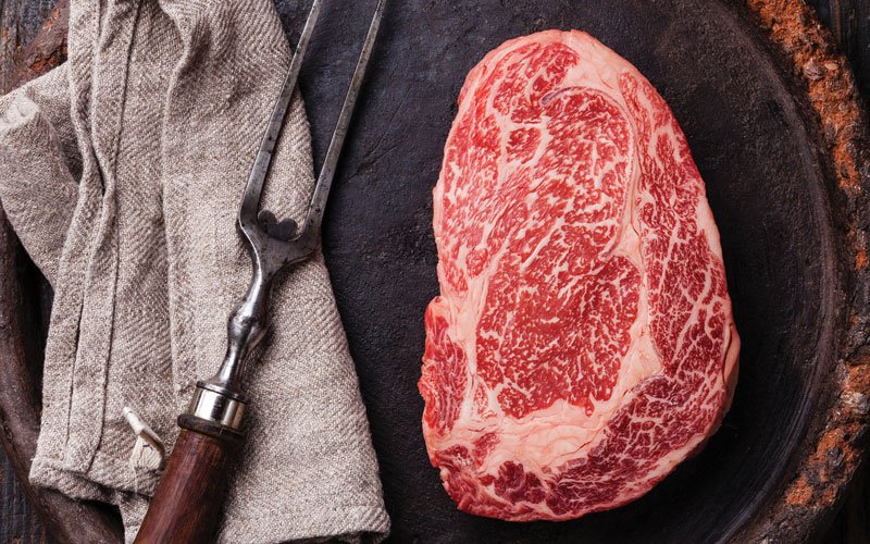Naxos Island is a point of reference for FARMA XRONA. Many trips and a lot of passion brought the long-term cooperation with producers on local meat.