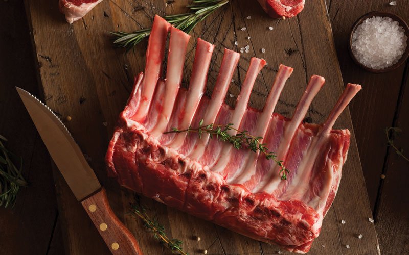 Naxos Island is a point of reference for FARMA XRONA. Many trips and a lot of passion brought the long-term cooperation with producers on local meat.