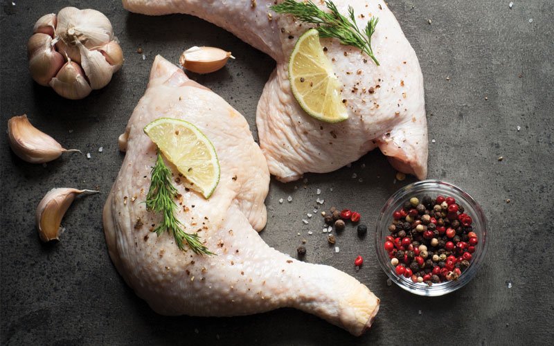Naxos Island is a point of reference for FARMA XRONA. Many trips and a lot of passion brought the long-term cooperation with producers on local meat.