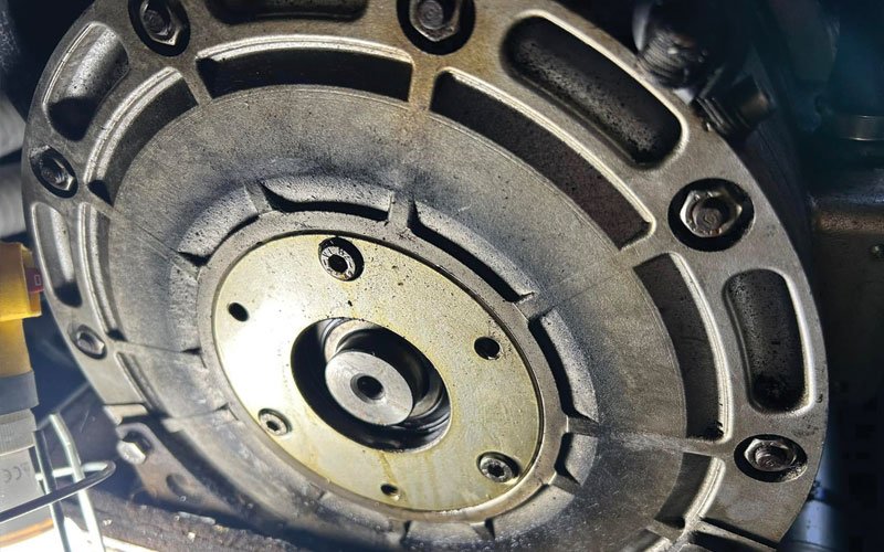 Yacht engine room equipment, marine air conditioning, refrigeration units, desalination systems, pumps, and technical installations by MARINAKIS Marine Services, experts in marine maintenance, repair, and system installation for luxury yachts.