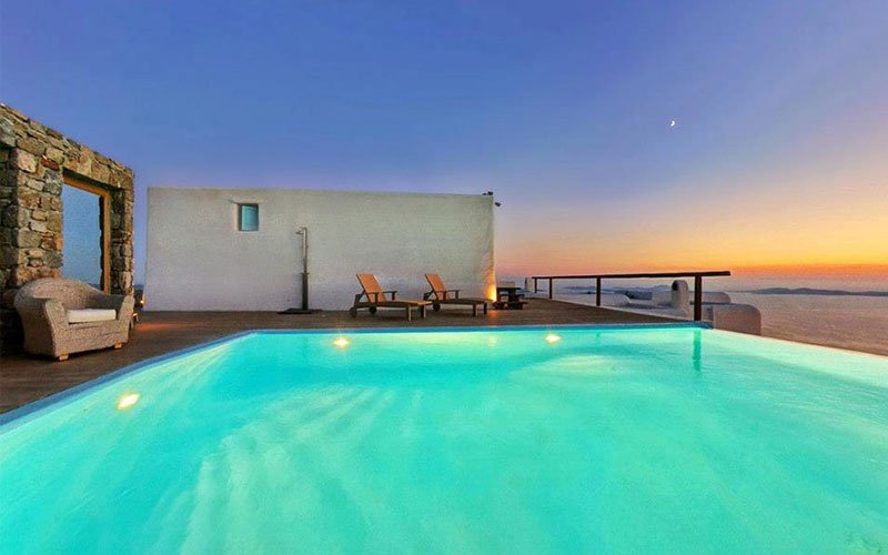Mykonos Best has as aim to provide accurate, valid and up to date information in order for our users to be able to organize their trip in detail.