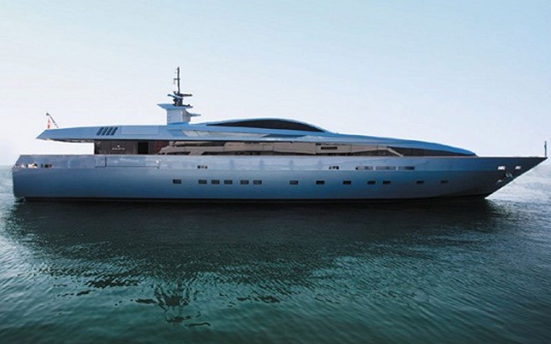 Paraponiaris Bros has many years of experience in yacht painting. Based in Perama is one of the most distinguished company in this field.