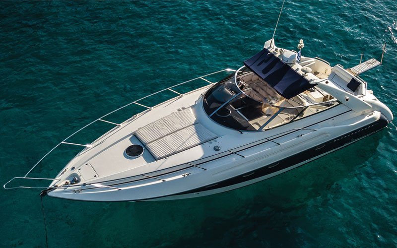 Yacht in Mykonos help you to escape from the ordinary with the Yacht Maxim 40! A fabulous yacht built in 2010 by Overmarine Sunseeker.