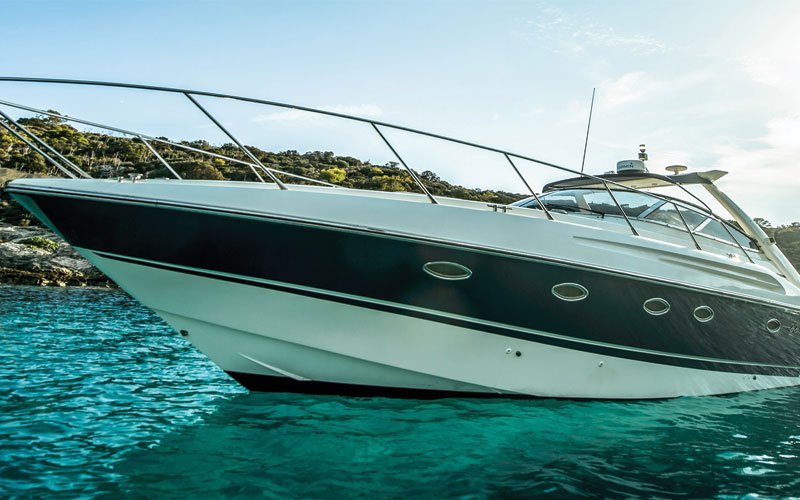 Yacht in Mykonos help you to escape from the ordinary with the Yacht Maxim 40! A fabulous yacht built in 2010 by Overmarine Sunseeker.