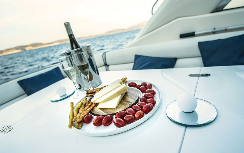 Yacht in Mykonos help you to escape from the ordinary with the Yacht Maxim 40! A fabulous yacht built in 2010 by Overmarine Sunseeker.
