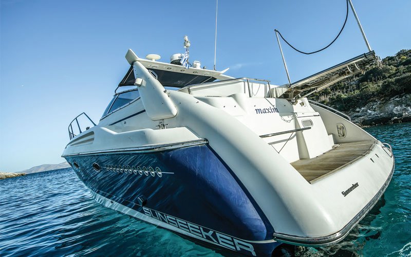 Yacht in Mykonos help you to escape from the ordinary with the Yacht Maxim 40! A fabulous yacht built in 2010 by Overmarine Sunseeker.