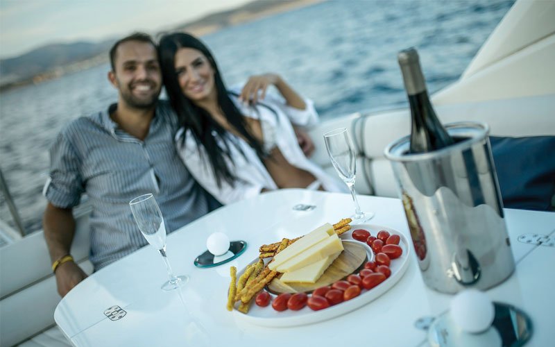 Yacht in Mykonos help you to escape from the ordinary with the Yacht Maxim 40! A fabulous yacht built in 2010 by Overmarine Sunseeker.