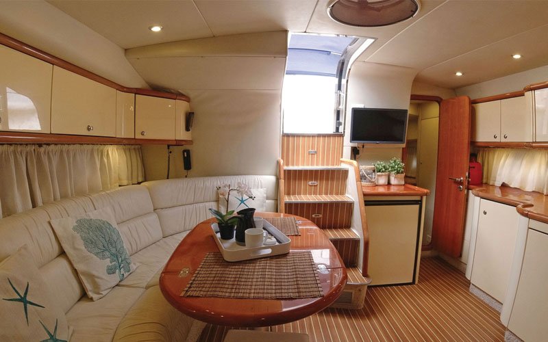 Yacht in Mykonos help you to escape from the ordinary with the Yacht Maxim 40! A fabulous yacht built in 2010 by Overmarine Sunseeker.