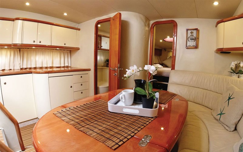 Yacht in Mykonos help you to escape from the ordinary with the Yacht Maxim 40! A fabulous yacht built in 2010 by Overmarine Sunseeker.