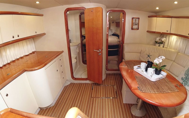 Yacht in Mykonos help you to escape from the ordinary with the Yacht Maxim 40! A fabulous yacht built in 2010 by Overmarine Sunseeker.
