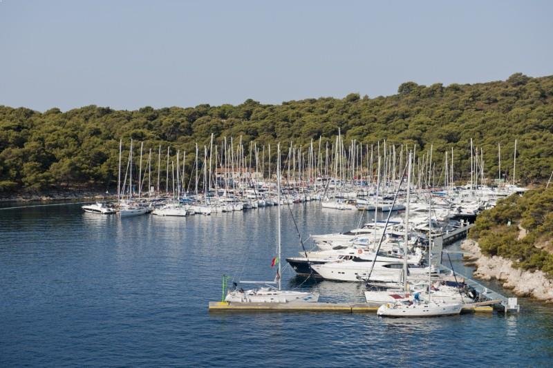 ACI Marina Palmizana, open from April to end of October, is one of the most beautiful marinas in the Adriatic. It is located in its namesake bay.