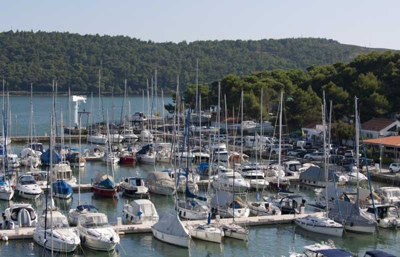 ACI Marina Pomer is a beautiful and modern marina of a Mediterranean look with a new reception and exchange office and high facilities.