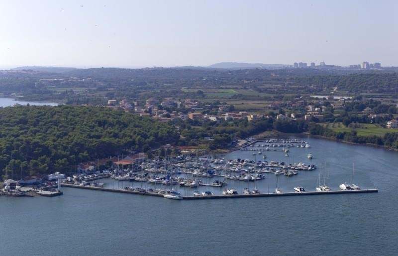 ACI Marina Pomer is a beautiful and modern marina of a Mediterranean look with a new reception and exchange office and high facilities.