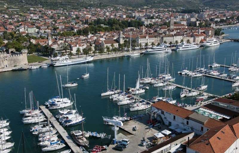 ACI Marina Trogir is open all year round and offers a fabulous view of the charming promenade of Trogir and of St. Lawrence’s Cathedral bell tower.
