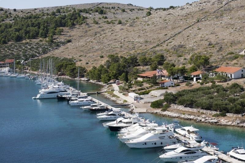 ACI Marina Zut is situated in the westernmost part of the harbour of Zut. The marina is open from April 1 through October 31.