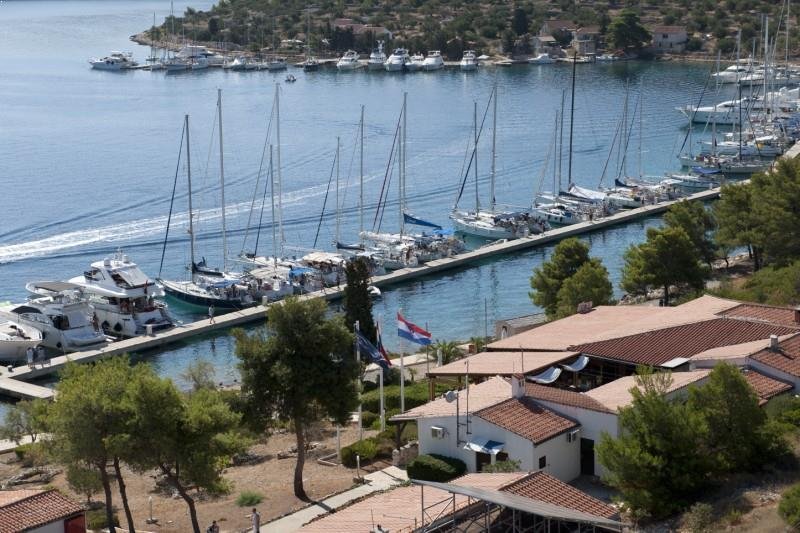 ACI Marina Zut is situated in the westernmost part of the harbour of Zut. The marina is open from April 1 through October 31.