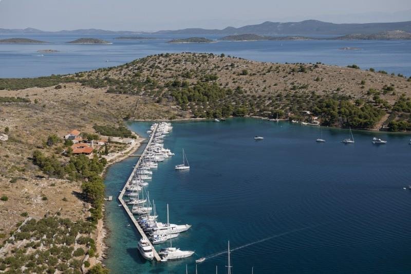 ACI Marina Zut is situated in the westernmost part of the harbour of Zut. The marina is open from April 1 through October 31.