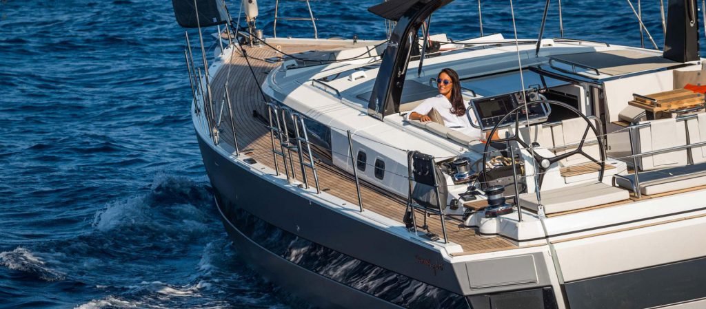 BENETEAU is committed to offering exclusive services to its boaters and gracefully puts 136 years of expertise at the heart of a long-lasting relationship.