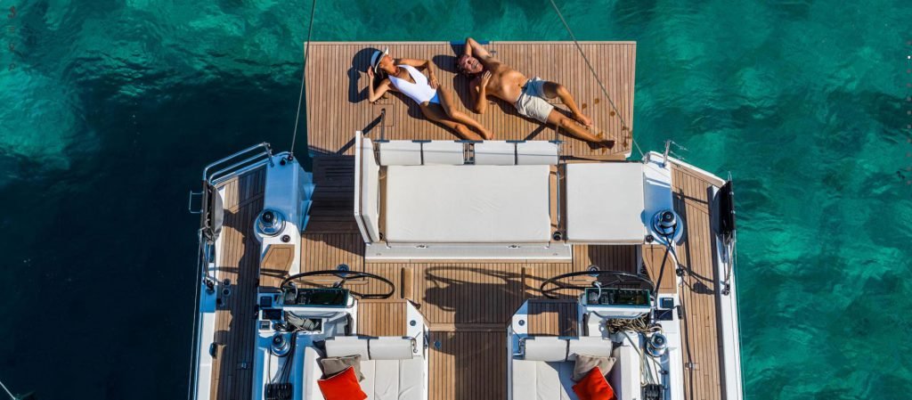 BENETEAU is committed to offering exclusive services to its boaters and gracefully puts 136 years of expertise at the heart of a long-lasting relationship.