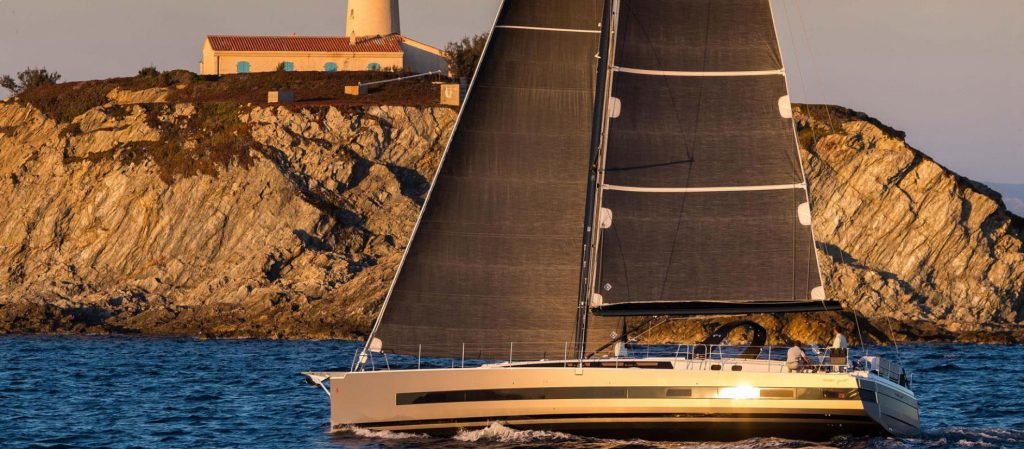 BENETEAU is committed to offering exclusive services to its boaters and gracefully puts 136 years of expertise at the heart of a long-lasting relationship.