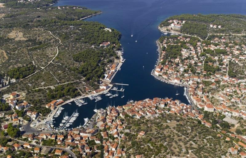 ACI Marina Milna has183 wet berths and 15 dry berths. Thanks Its positions sheltered from all winds and is one of the safest bays for charters.