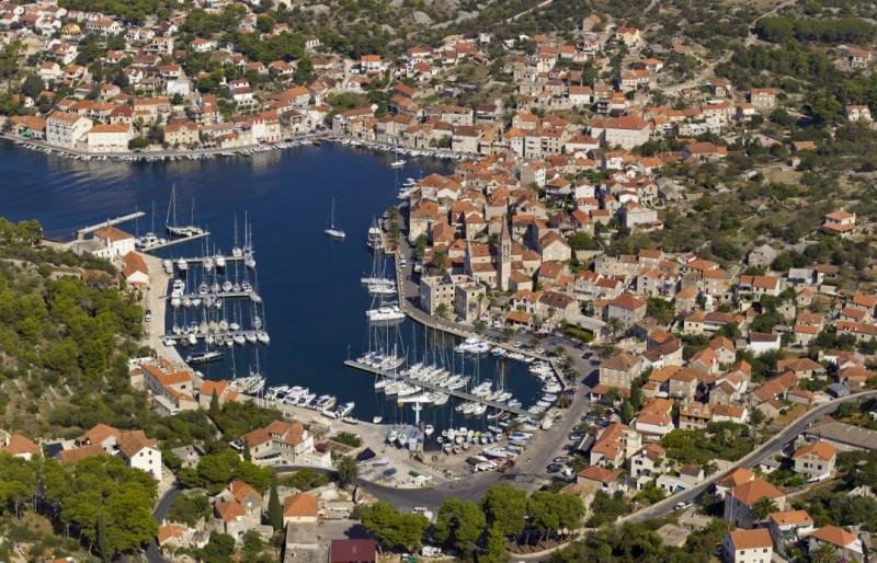 ACI Marina Milna has183 wet berths and 15 dry berths. Thanks Its positions sheltered from all winds and is one of the safest bays for charters.