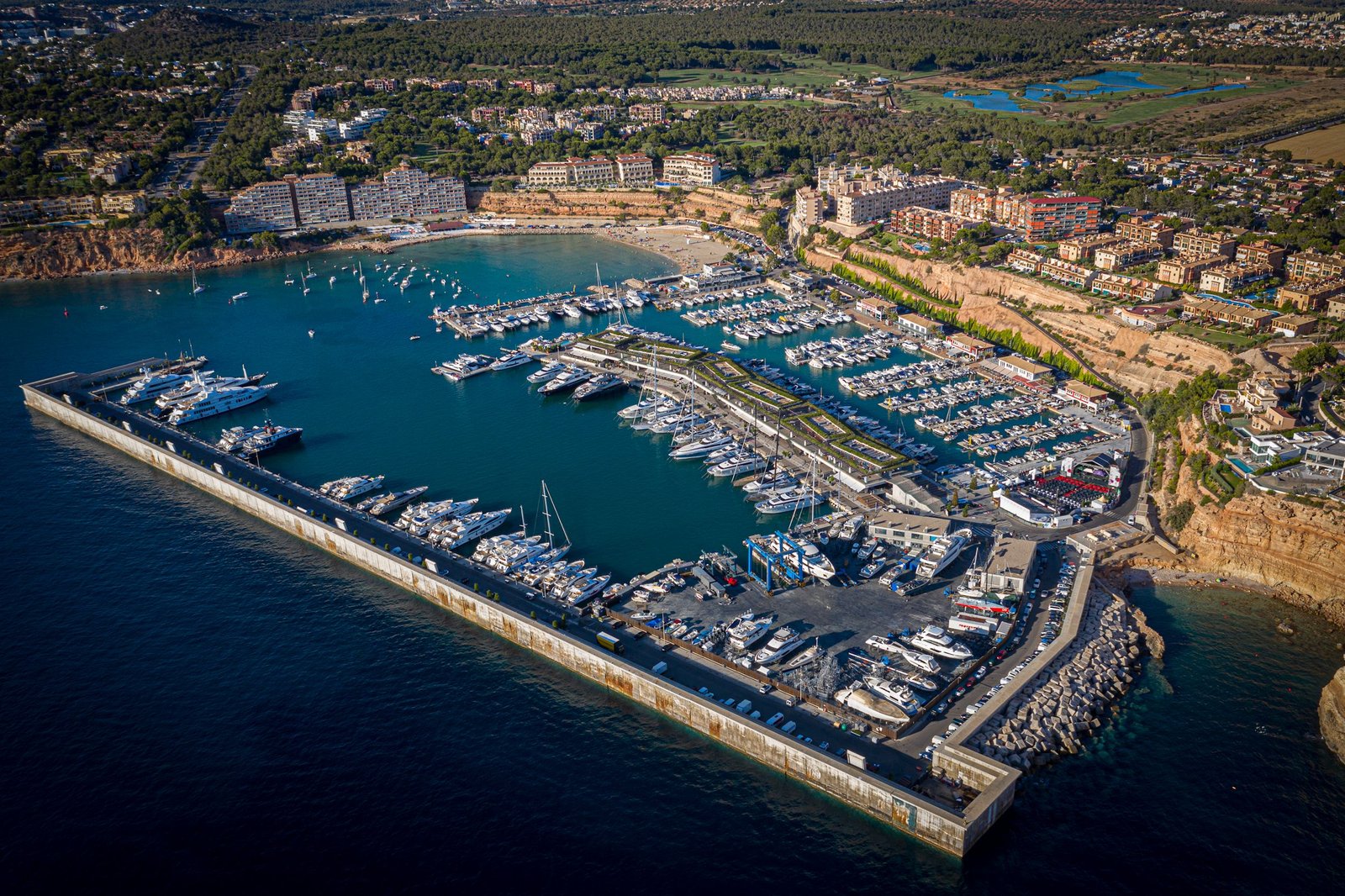 Port Adriano at the BOOT Düsseldorf | Azimouthio Yachting Info