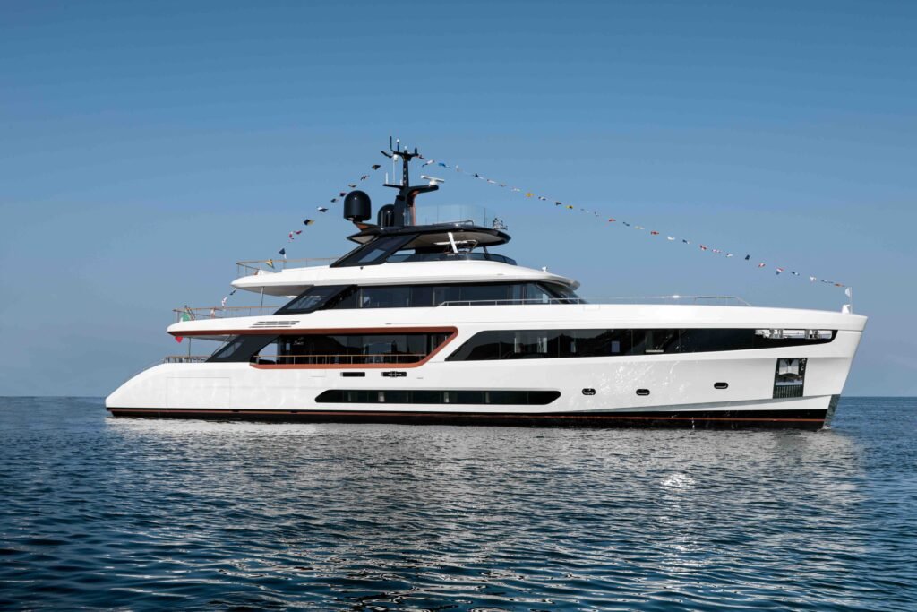 Benetti launched the first unit of the glamorous Motopanfilo 37M, a fiberglass and composite yacht designed by Lazzarini Pickering Architects!