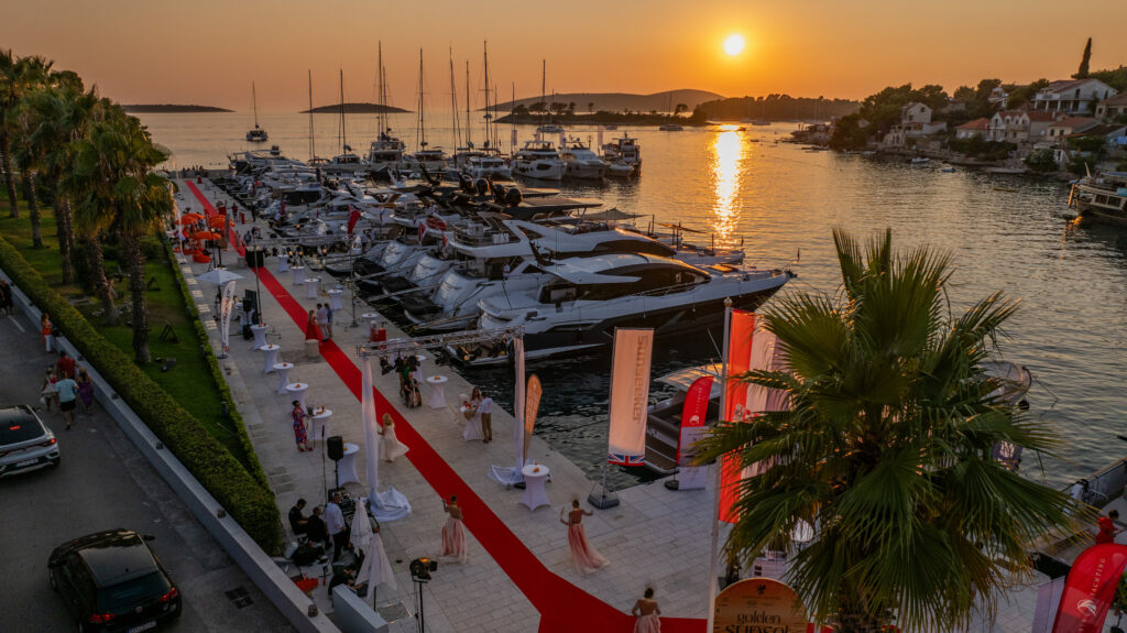 Martinis Marchi Summer Party 2026 – Golden Sunset