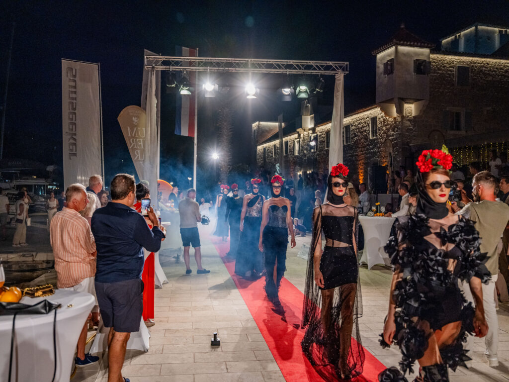 Martinis Marchi Summer Party 2026 – Golden Sunset
